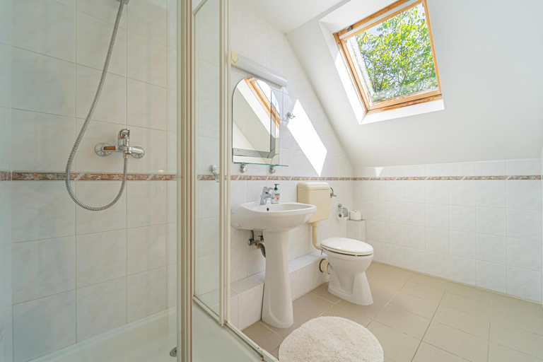 Bathroom 3, Varga Apartman, Fonyód