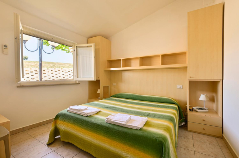 Bedroom 2, Centro Vacanze Verde Azzurro, Macerata