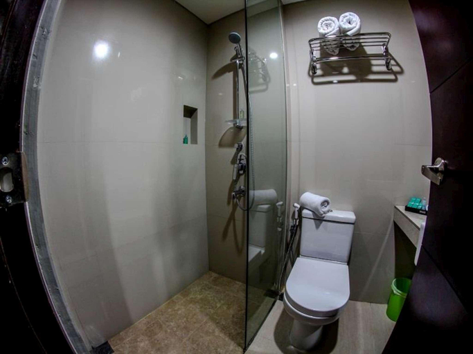 Bathroom 4, Grage Malang Hotel, Malang