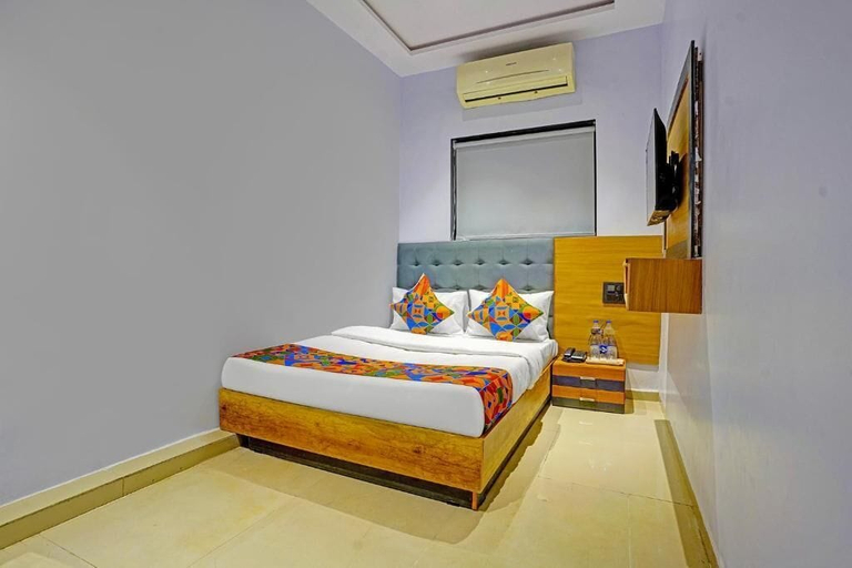Room 2, Hotel Nidhivan Palace, Surat