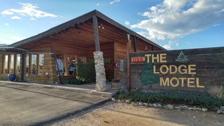 Exterior, The Lodge Motel, Costilla