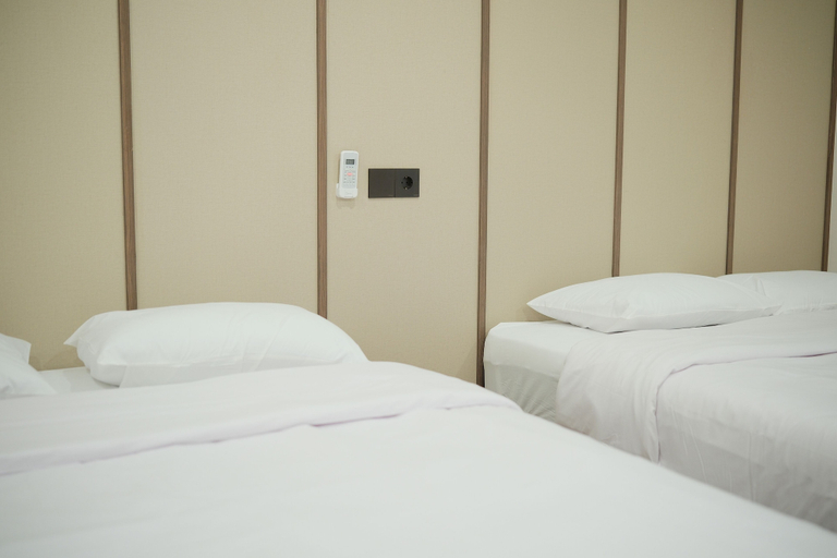 Room 4, INSAHAUS Guest House Malang, Malang