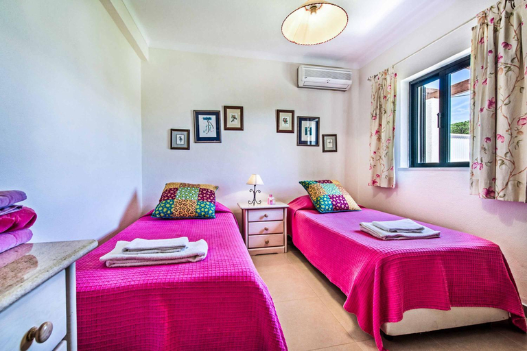 Others 5, Villa Toad Hall, Albufeira