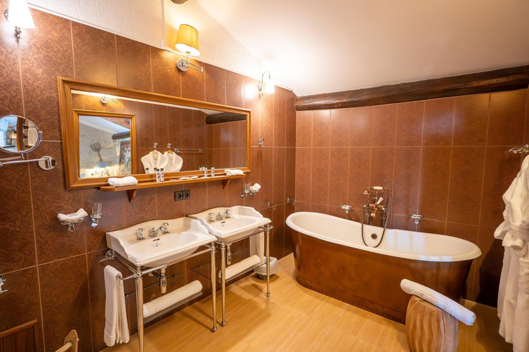 Bathroom 5, La Tour d'Enguerne, Var