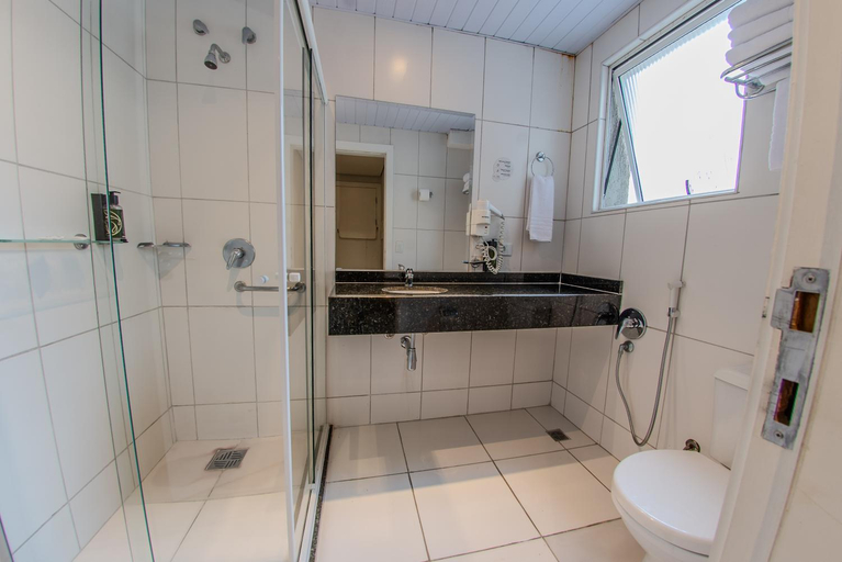 Bathroom 4, Hotel Centro Europeu, Curitiba