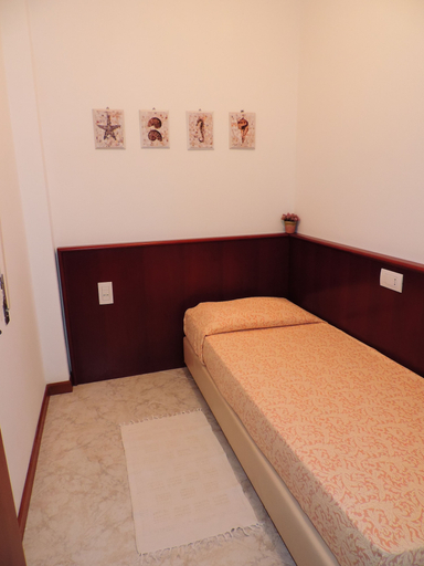 Bedroom 2, Appartamenti Villa delle Ciliegie, La Spezia
