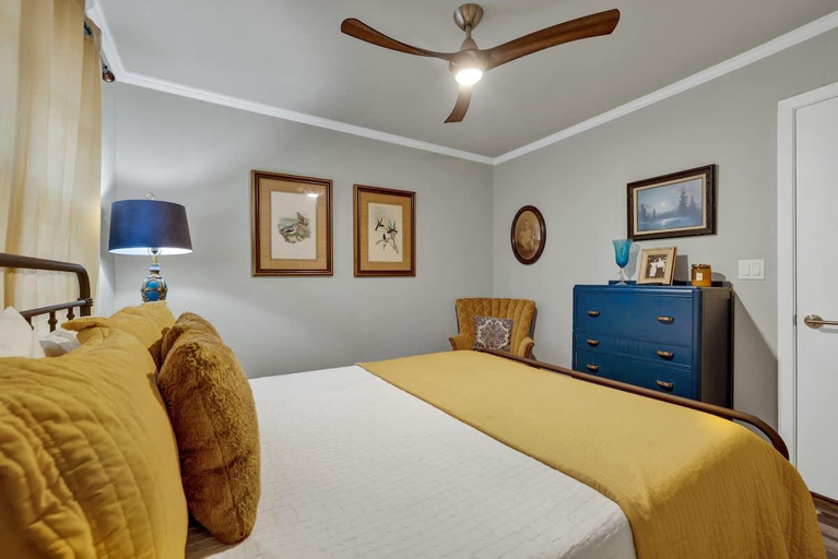 Bedroom 3, Fredericksburg Speakeasy, Gillespie