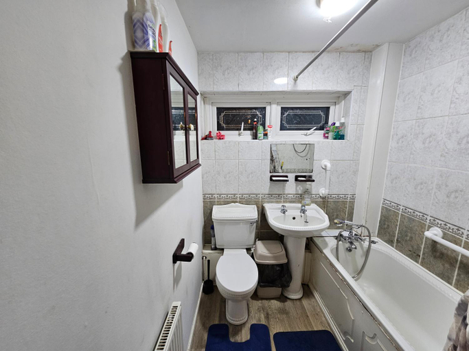 Bathroom, Larches Homestay, Birmingham