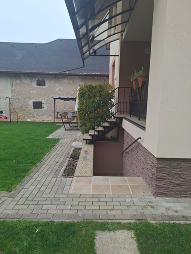 Exterior view 4, Ubytovanie v sukromi 85 suteren, Ružomberok