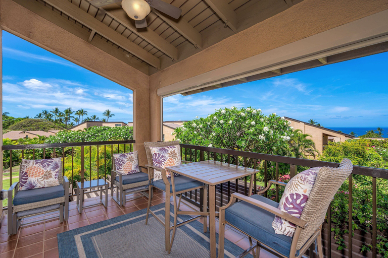 Outdoor dining 2, Discover Wailea Ekahi 39E - Breathtaking Ocean Views, Renovated, Wi-fi, Split AC, Maui