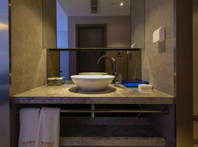 Bathroom 4, Orange Hotel Select Shanghai Pudong Airport, Shanghai