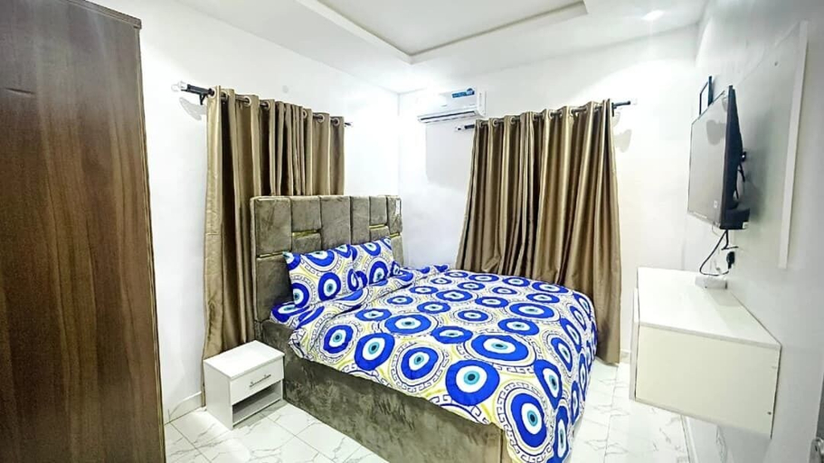 Room 5, Kunbiz Apartments, Oshodi/Isolo