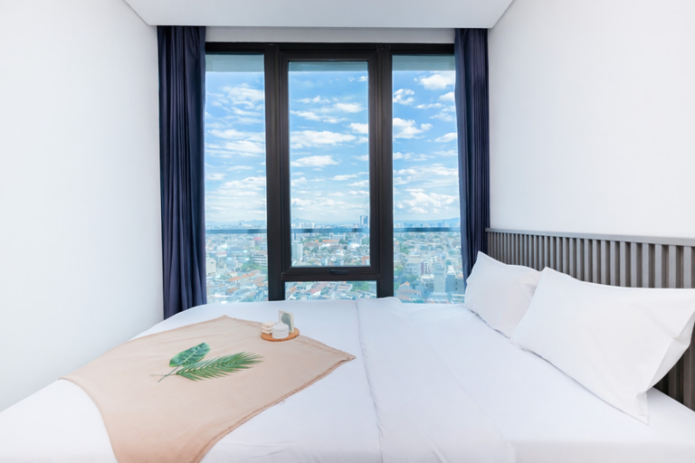 Bedroom 5, Comfy 2BR with City View at Capitol Suites Apartment By Travelio, Central Jakarta