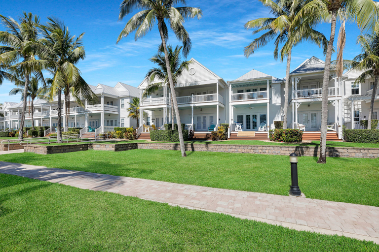 Exterior & Views 2, Waterfront Luxury Villa, Monroe