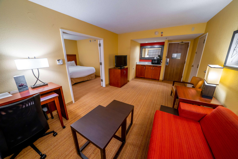 Bedroom 4, Spark by Hilton Bettendorf Quad Cities, Scott