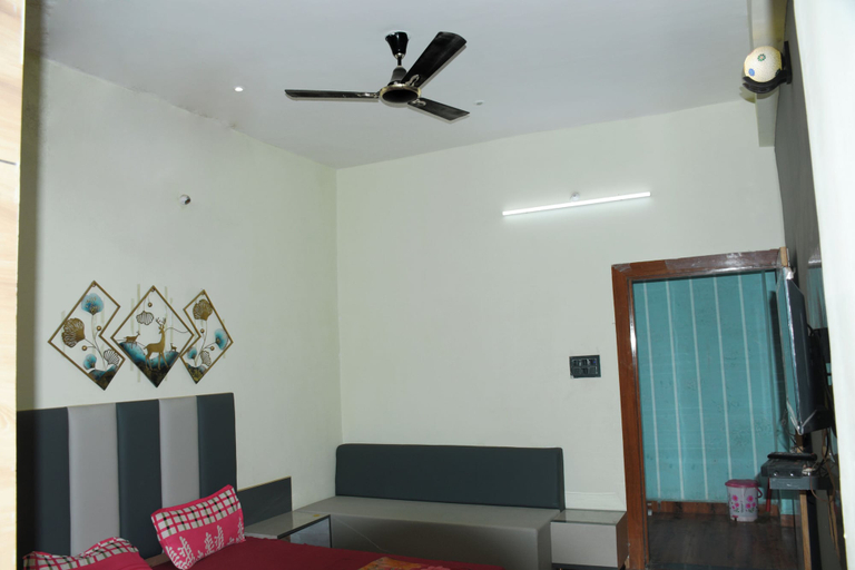 Room 5, Manan Palace, Ashoknagar