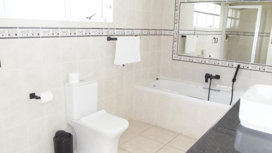 Bathroom 4, Caribbean Estates, Ugu