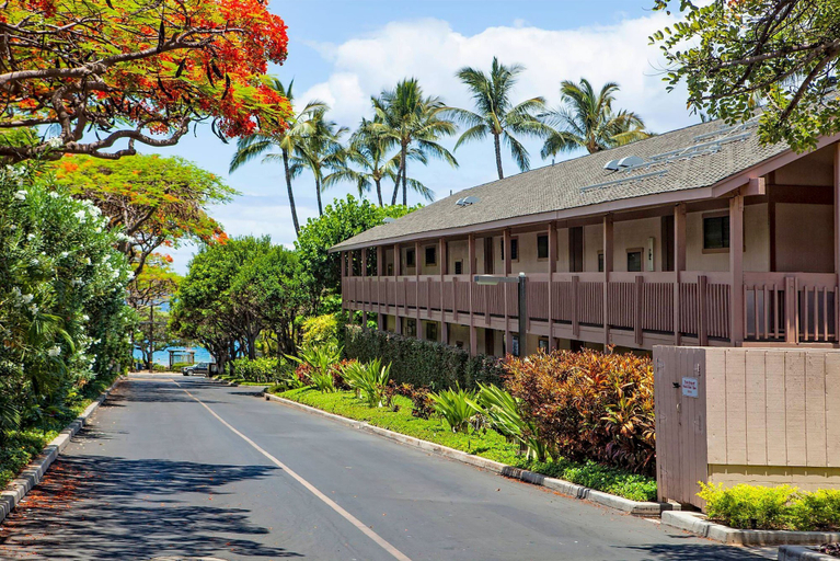 Exterior 2, Kihei Akahi C-411 - Modern Top to Bottom Remodel, Split-ac, Across From Kam II, Maui