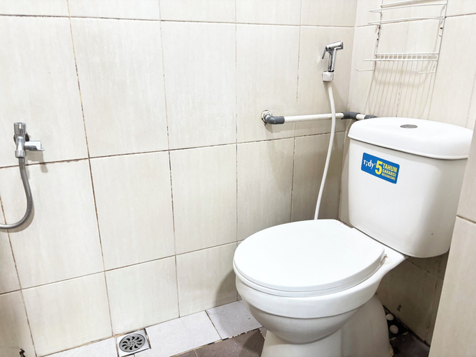 Bathroom 2, OYO 95102 Pulma House, Medan