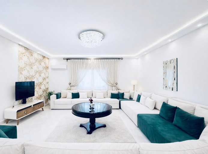 Others 2, Luxury Villa with Pool & Garden5km from Cabo, Tétouan