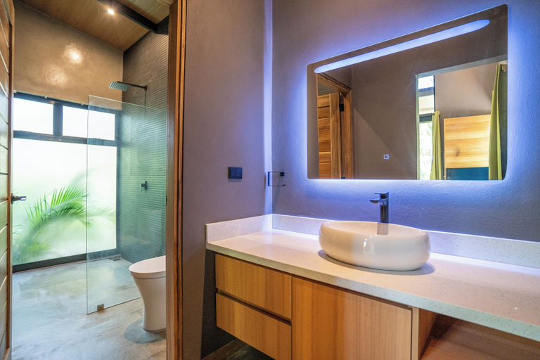 Bathroom 5, Sombra Bungalow, Talamanca