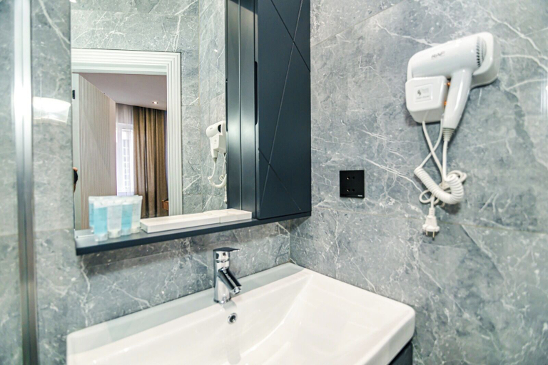 Bathroom 3, GREEN PARK HOTEL, Baku