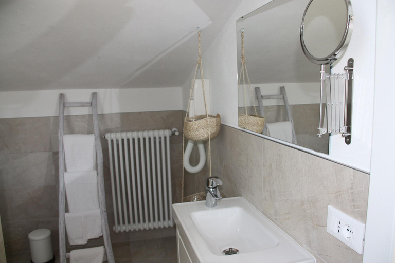 Bathroom 2, B&B Le Magnolie, Como