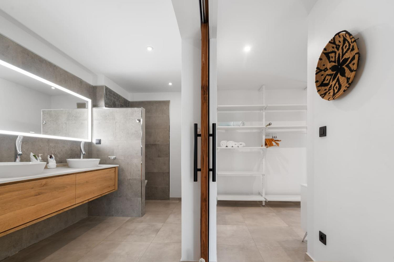 Bathroom 4, Villa Karibu, Les Trois-Îlets