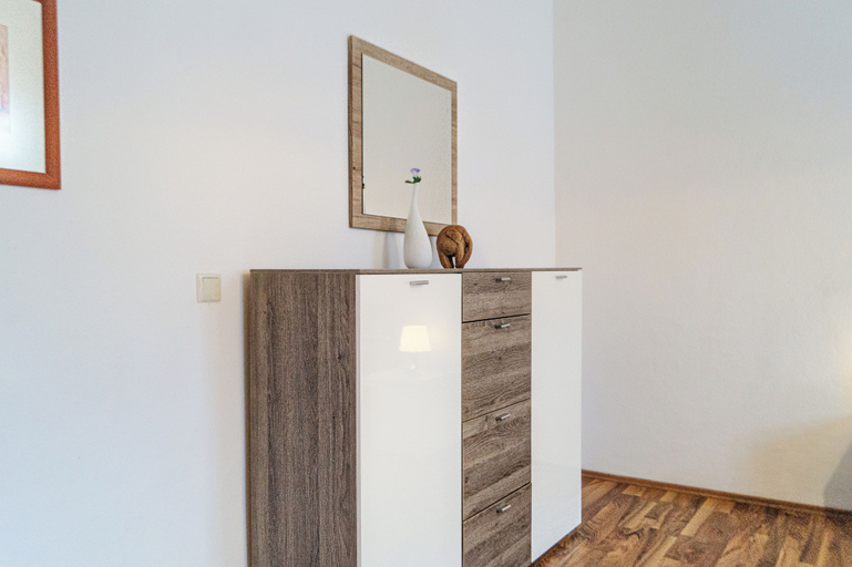 Room 3, Spacious 2BR Apt Near Wiener Stadthalle, Wien