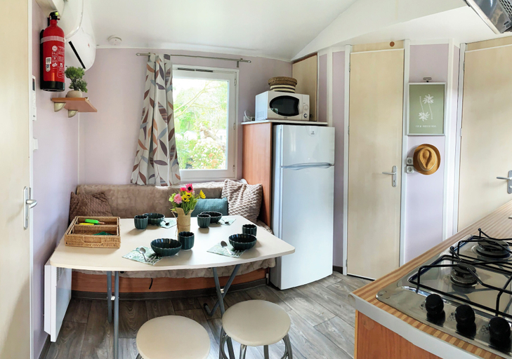 Living area 5, Camping Val De Cesse, Aude