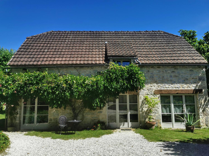 Exterior view 1, Laborie, Lot
