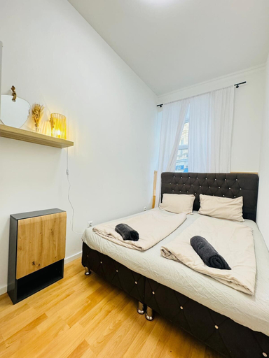 Room 2, Urban 10BR Retreat Near Rathausplatz, Wien