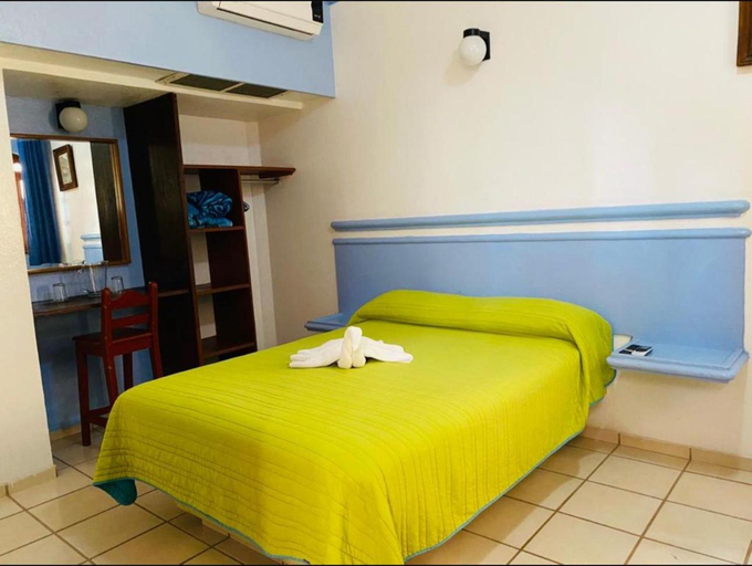 Others 3, Hotel Jacqueline, Compostela