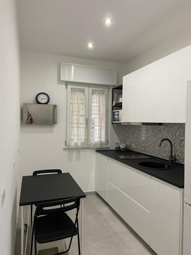 Others 5, Mamuccia Rooms Posto Auto, Napoli
