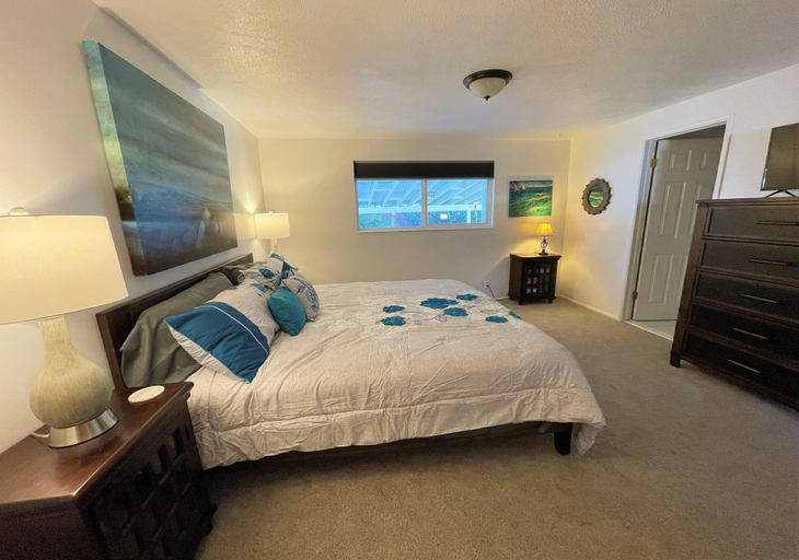 Room 4, Modern 7-Bedroom Family Oasis, Salt Lake
