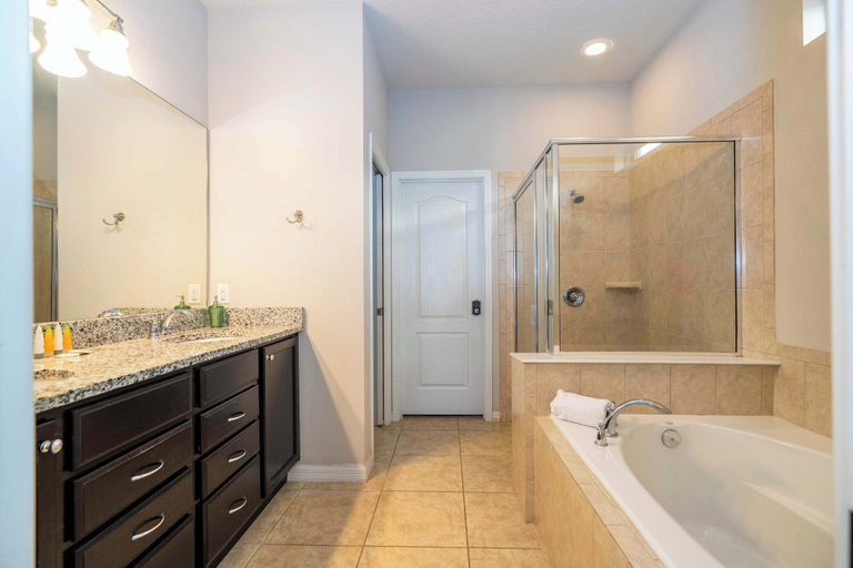 Bathroom 5, Gorgeous 5Bd W Private Pool Windsor Westside 8893, Osceola