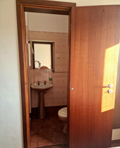 Bathroom 3, Anoitecer Itinerante AL - Vintage Bedrooms by Lethes Legacy, Ponte de Lima
