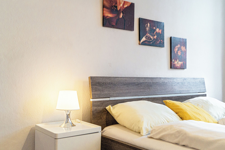 Room 4, Spacious 2BR Apt Near Wiener Stadthalle, Wien