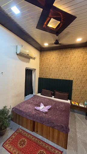 Room 4, Hotel dubey heritage, Hardwar