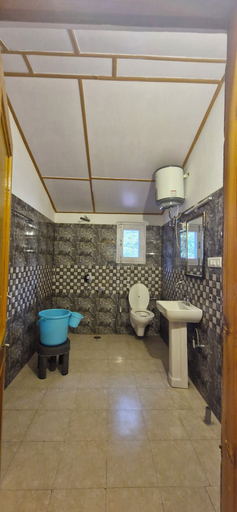 Bathroom, Divine Hills, Shimla