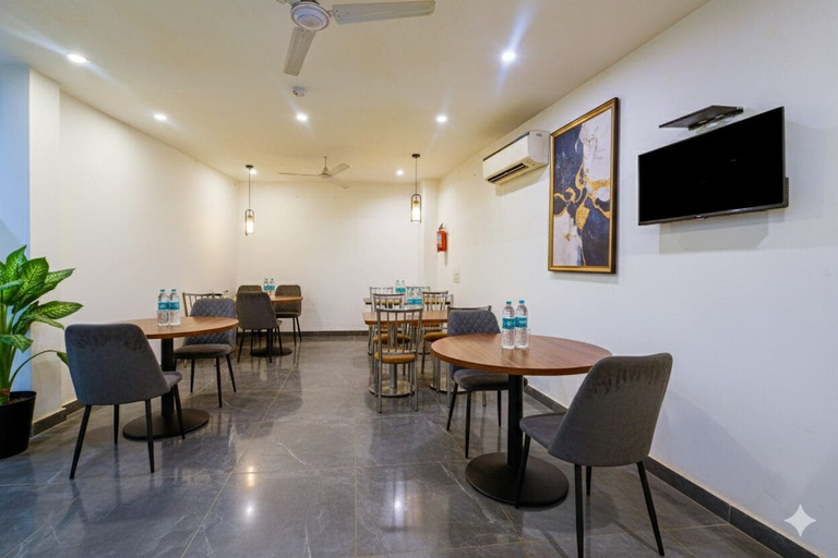 Food & Drinks, Hotel Peridot Near IGI Delhi Airport, Delhi
