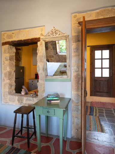 Facilities 4, Colours - Old Town - Studios, South Aegean