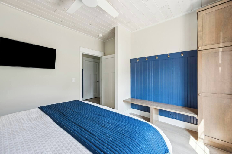 Room 2, Del Mar Dunes, Crow Wing