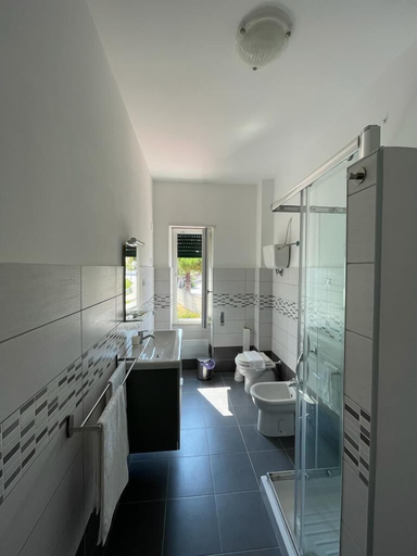 Bathroom 3, B&B La casa di Tina Briatico, Vibo Valentia