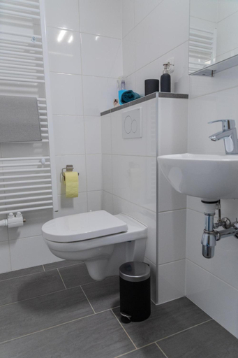 Bathroom 3, "Seeblick und mehr", Spittal an der Drau