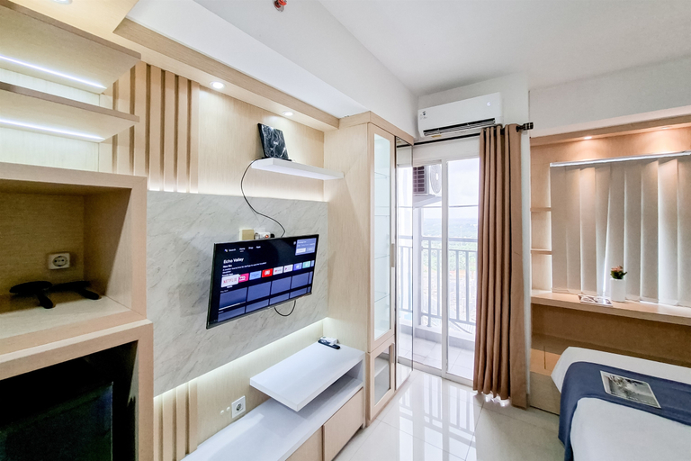 Facility, Compact Studio with City View at Serpong Garden Apartment By Travelio, Tangerang