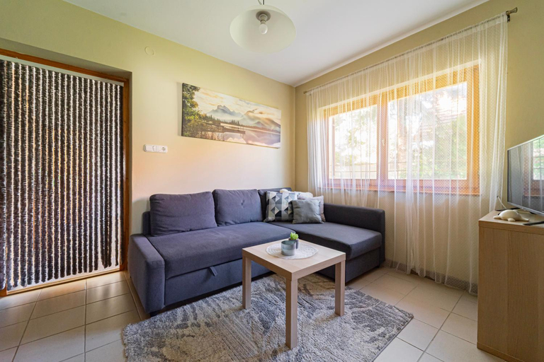 Others 5, Varga Apartman, Fonyód