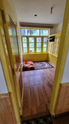 Bedroom 2, Dhungri Valley, Kullu