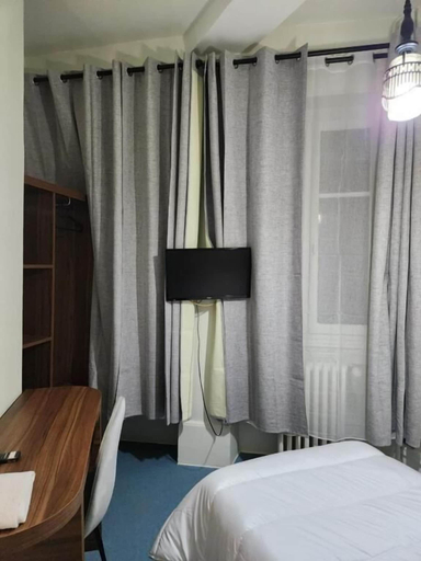 Room 5, HOTEL CHATEAUBRIAND, Côte-d'Or