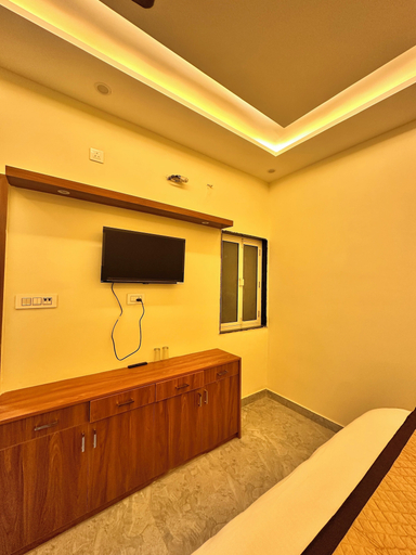 Room 2, Hotel R.K. Palace near Banke Bihari Temple, Mathura
